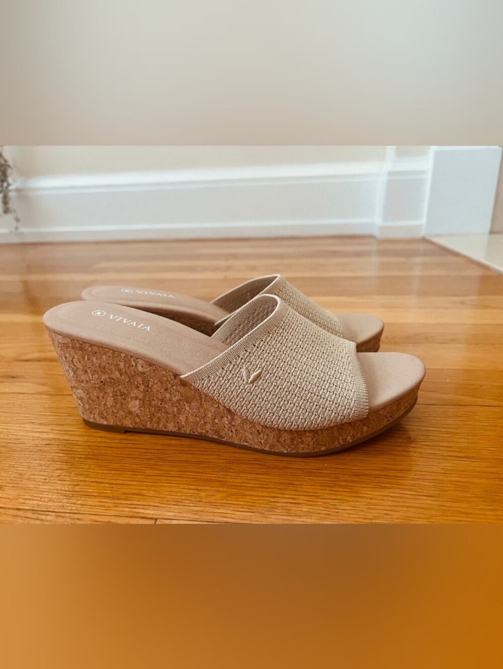New Vivaia Round toe wedge Women's sandal Size 38 (US 7.5)